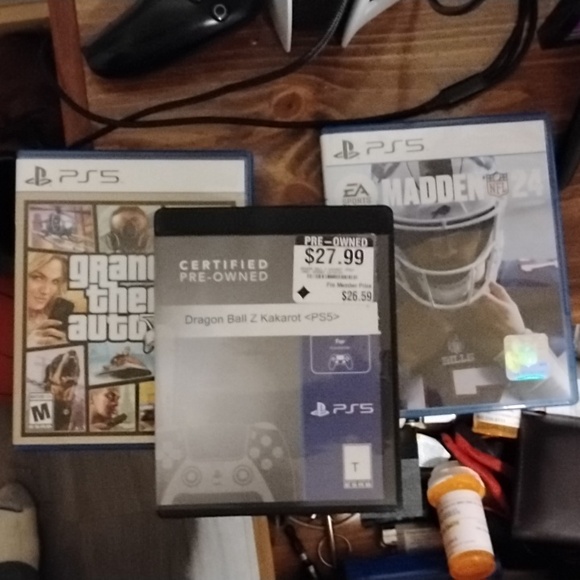 PS5 bundle - Picture 2 of 4